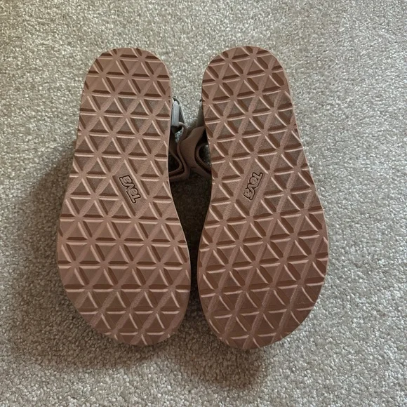 Teva Beige and Black Sandals - Picture 5 of 7